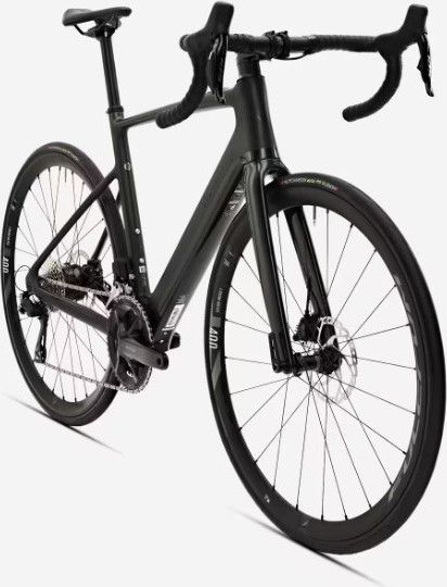Van Rysel E-EDR CF vue de côté de l'avant
